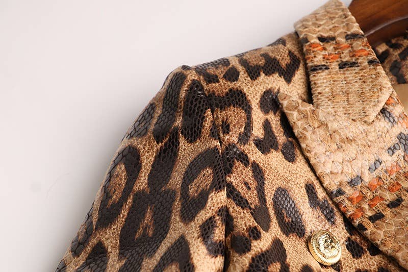 Elegant Leopard Blazer: Slim Cut