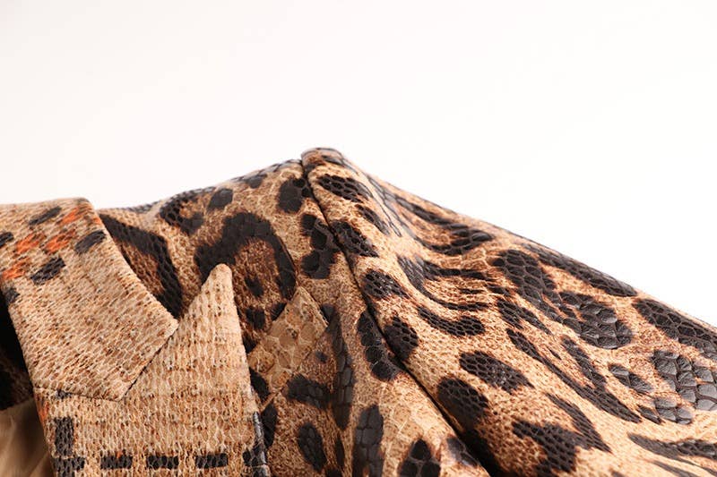 Elegant Leopard Blazer: Slim Cut