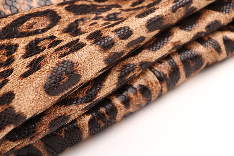 Elegant Leopard Blazer: Slim Cut